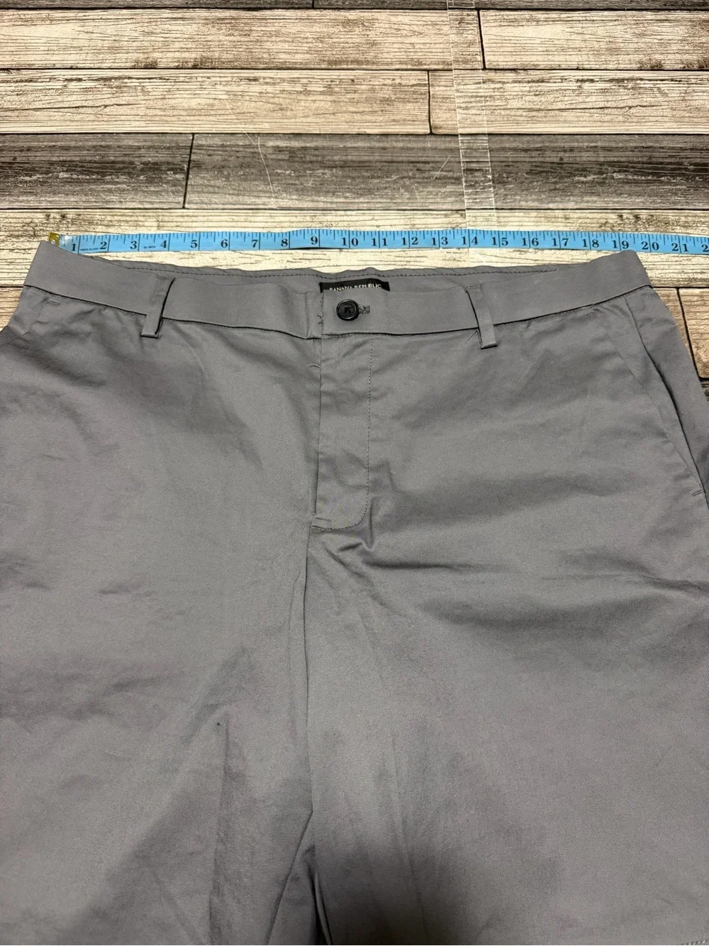 Banana Republic Chino Shorts Men’s 38 Gray (Inseam 9) Stretch